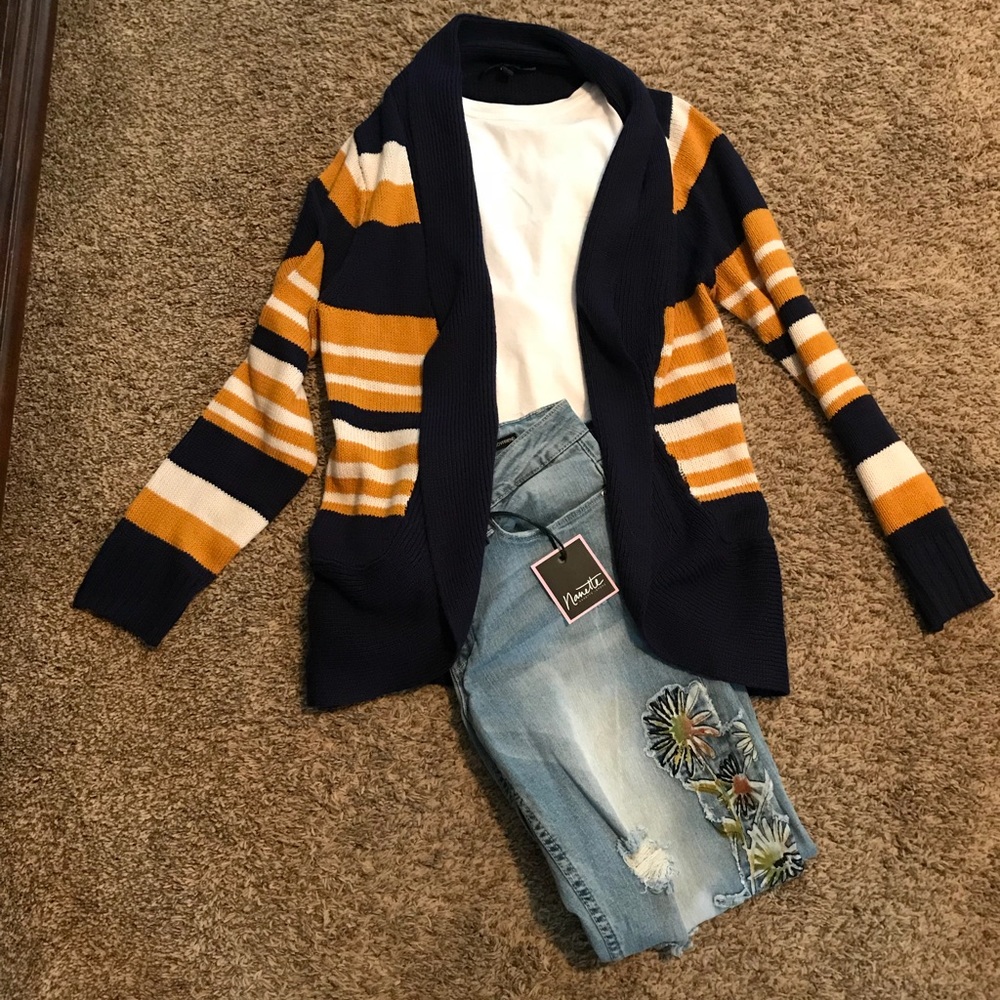 Derek Heart cardigan. Junior’s size XL